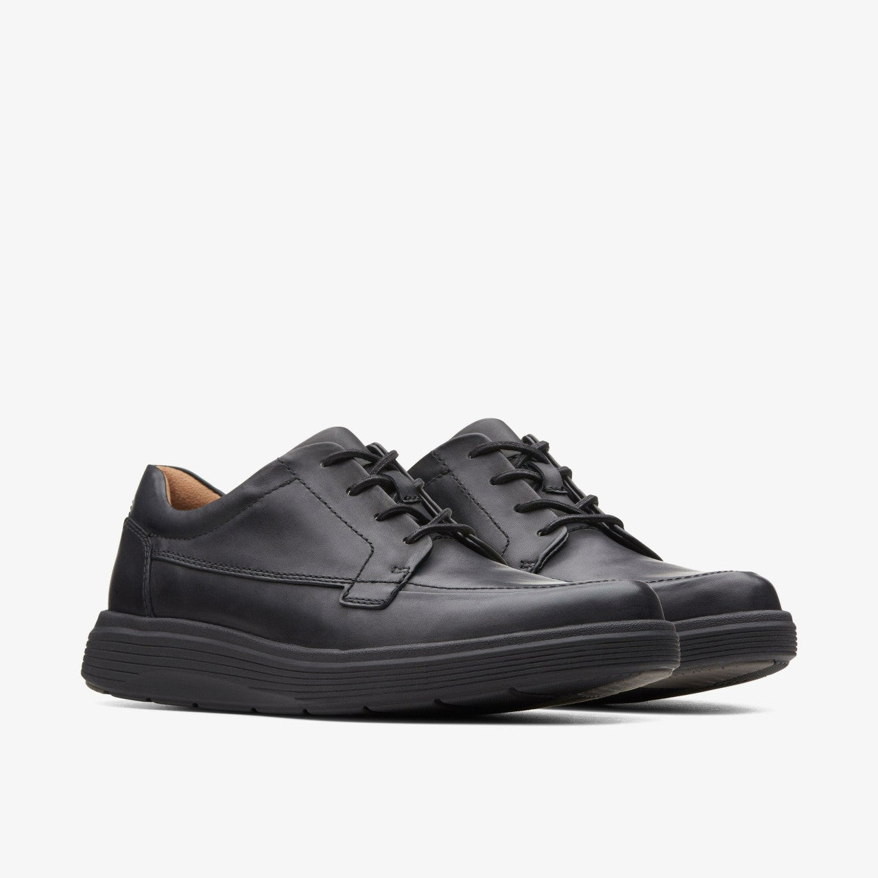 Un Abode Ease Black Leather