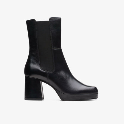 Pique Up Black Leather
