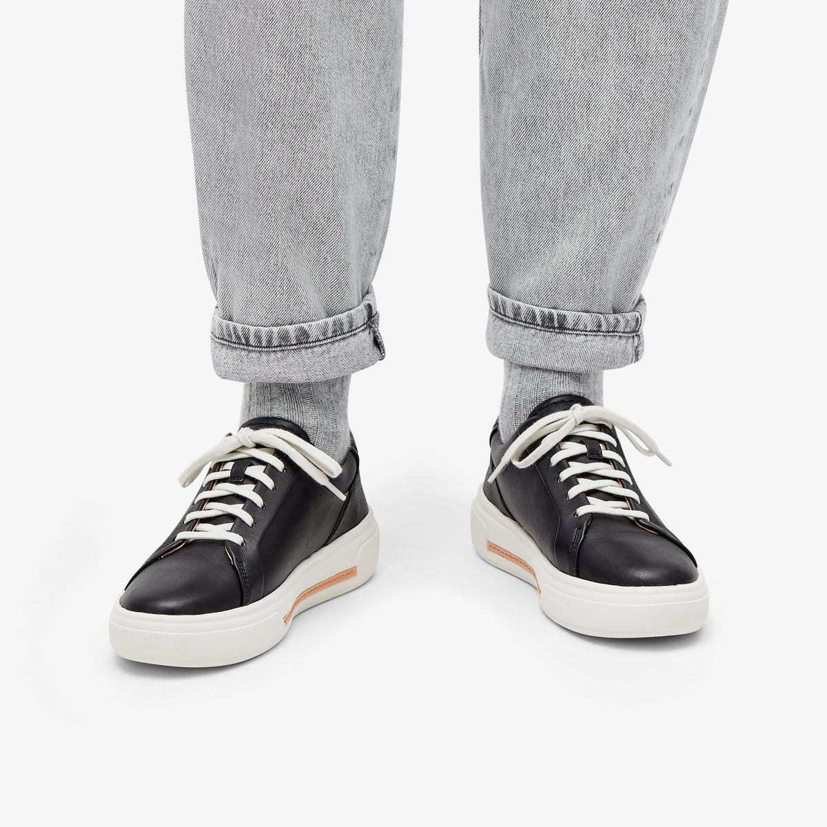 Hollyhock Walk Black Leather - US 4428