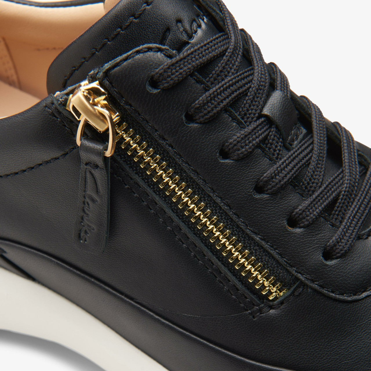 Tivoli Zip Black Leather