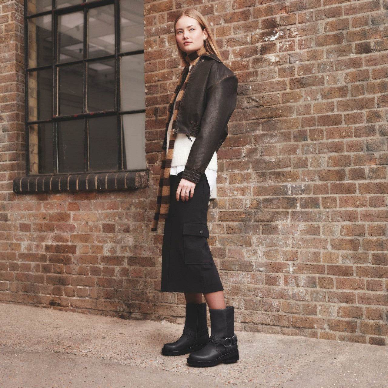 Rebelle Up Black Leather