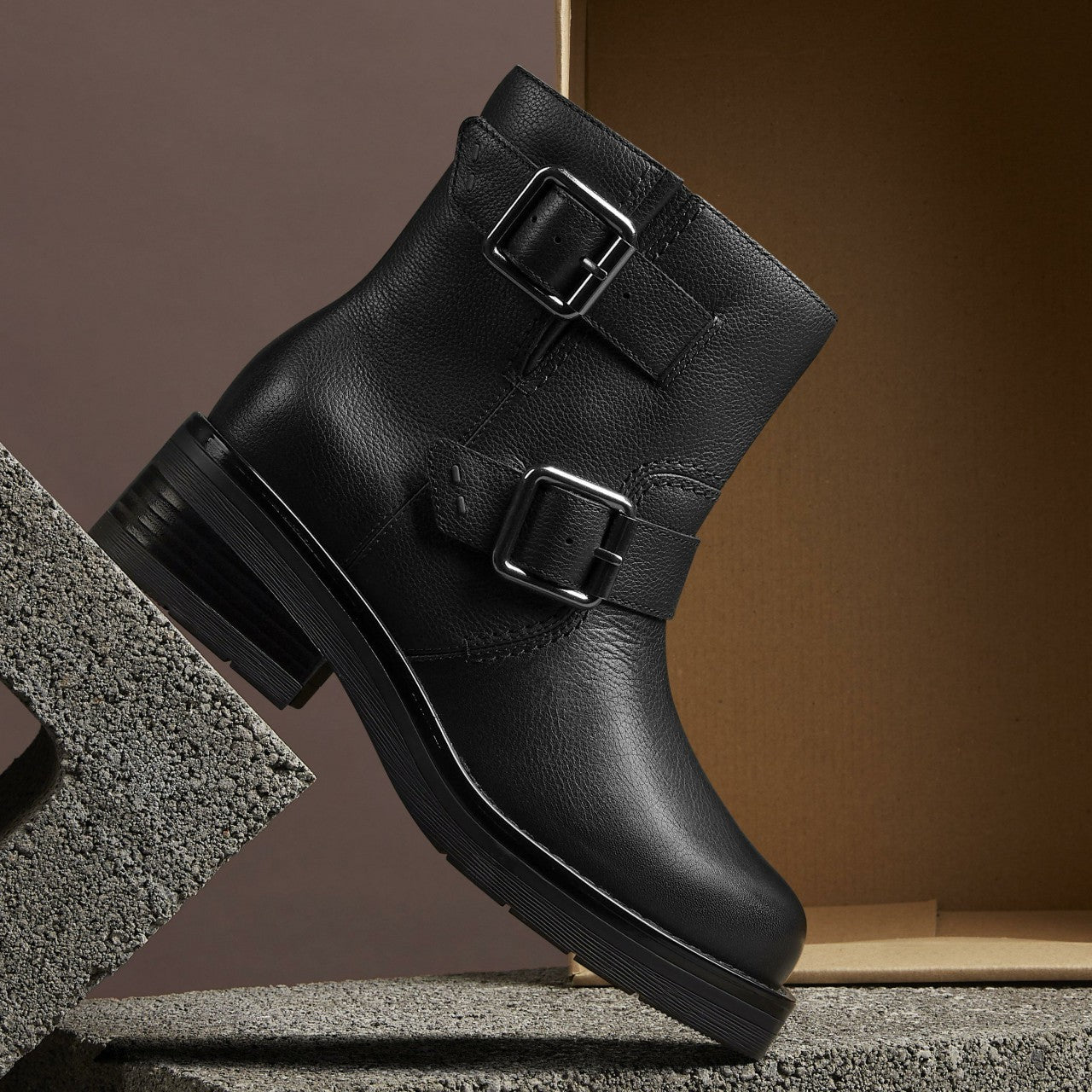 Rebelle Buckle Black Leather