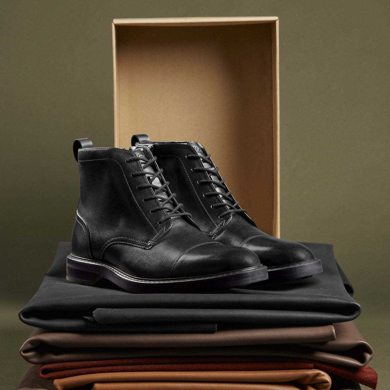 Aldwin Cap Black Leather