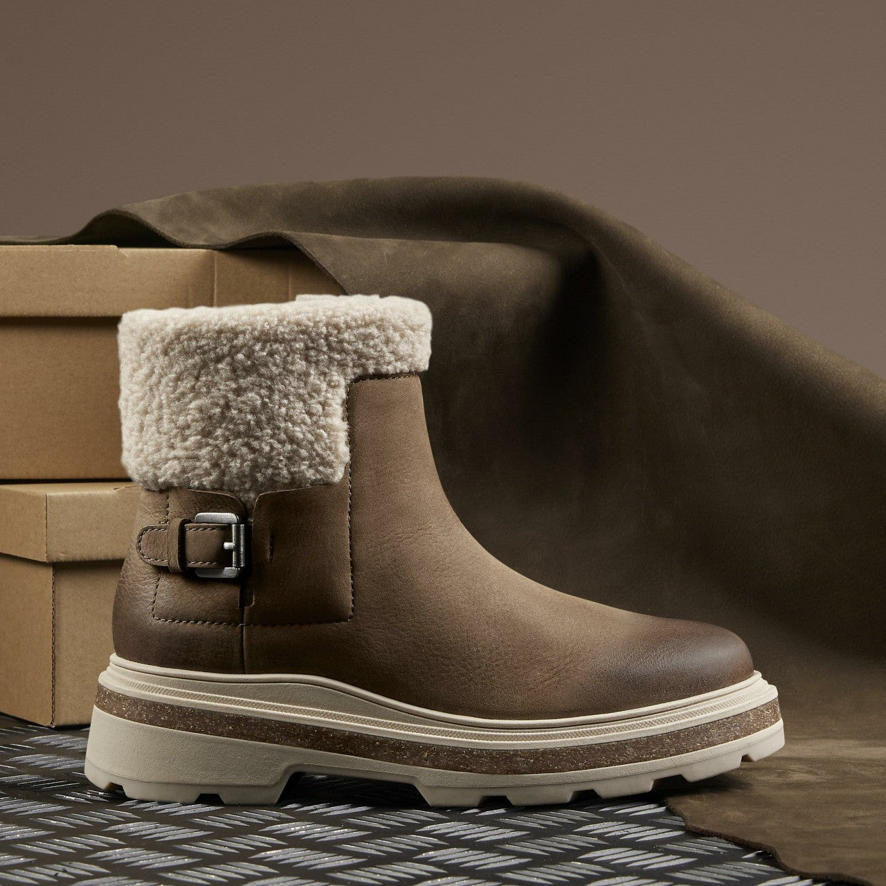 Hencroft Madi Waterproof Dark Sand Warmlined