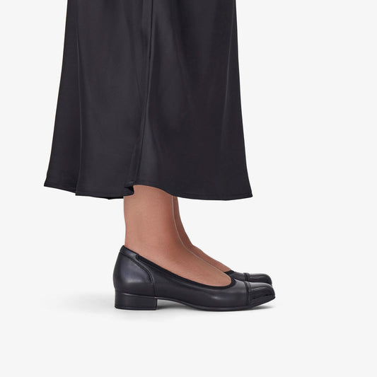 Krystine May Black Leather - US 2928