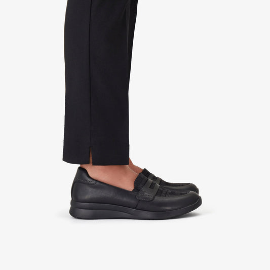 Ellowyn Penny Black Leather - US 6209