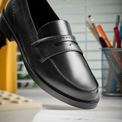 Straven Edge Black Leather