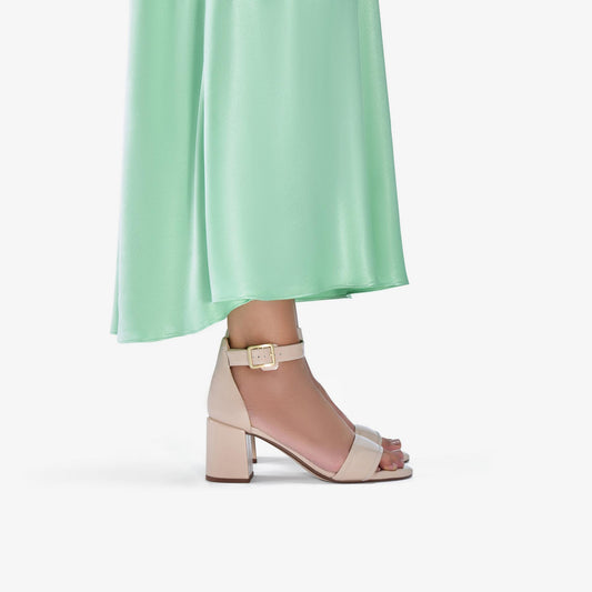 Ezoria Mae Sand Patent - US 9870