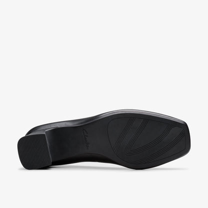 Fernie Court Black Leather - US 8215