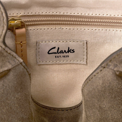 Utility Saddle Olive Suede